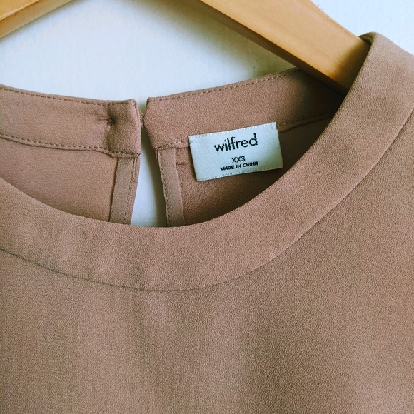 Aritzia Wilfred Blouse - Picture 2 of 2